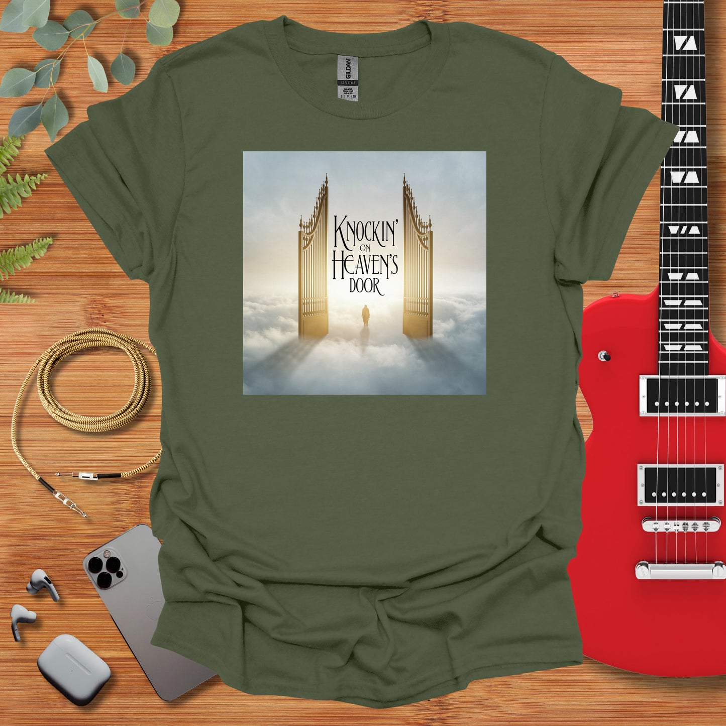 a t - shirt with a picture of a golden gate on it