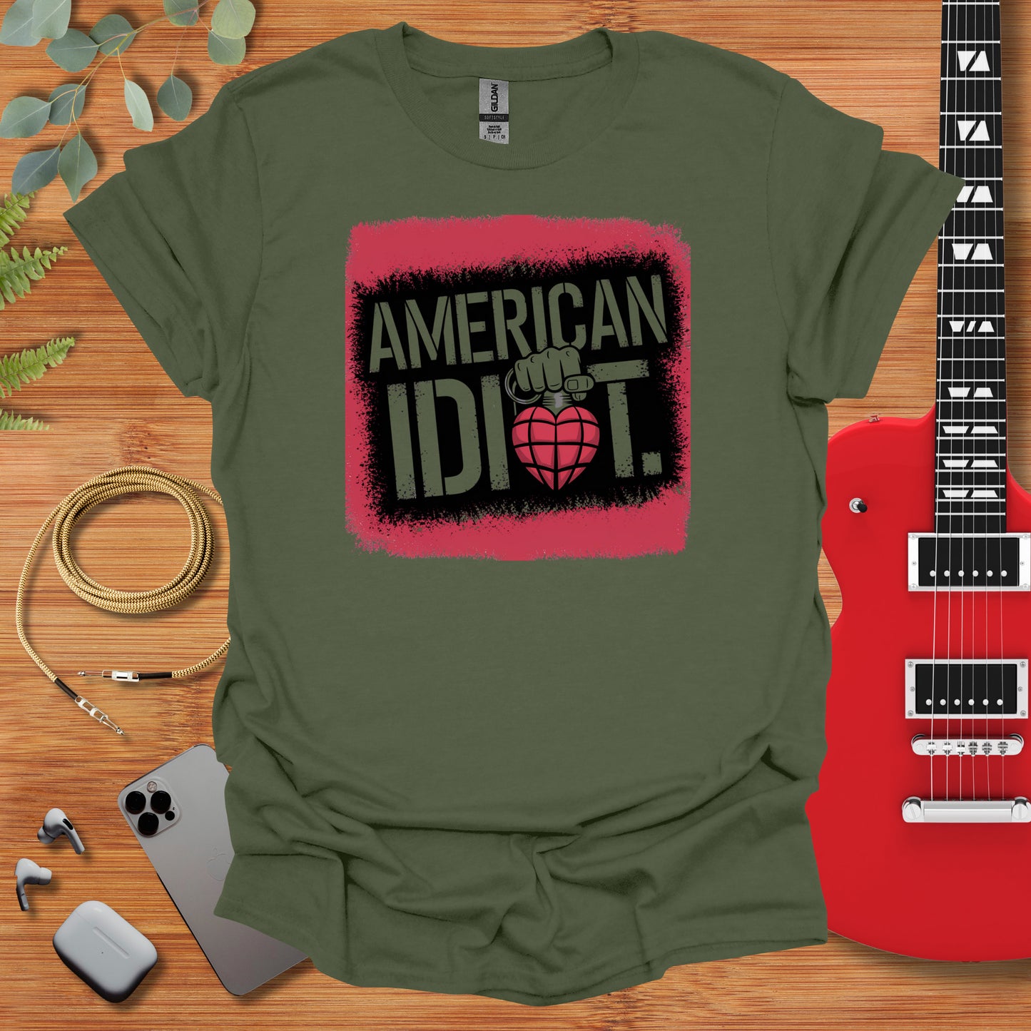 a t - shirt with the words american idiot on it